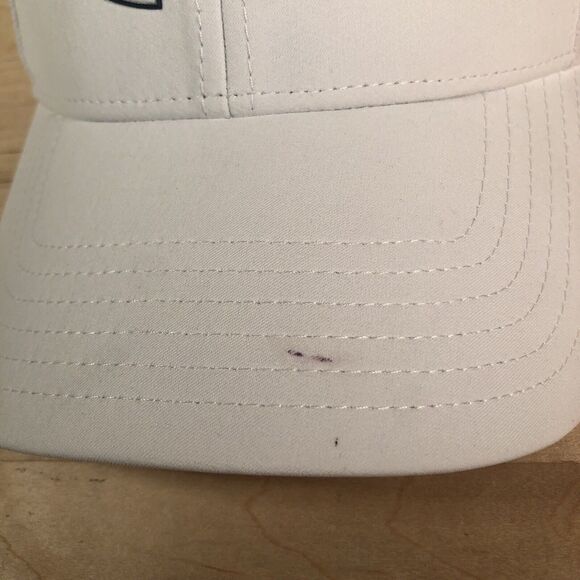 Under Armour Iso-Chill Driver Mesh White Adjustable Golf Hat Cap Defect! - Picture 2 of 7